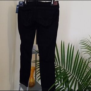 💙Hollister💙 Low-Rise Crop